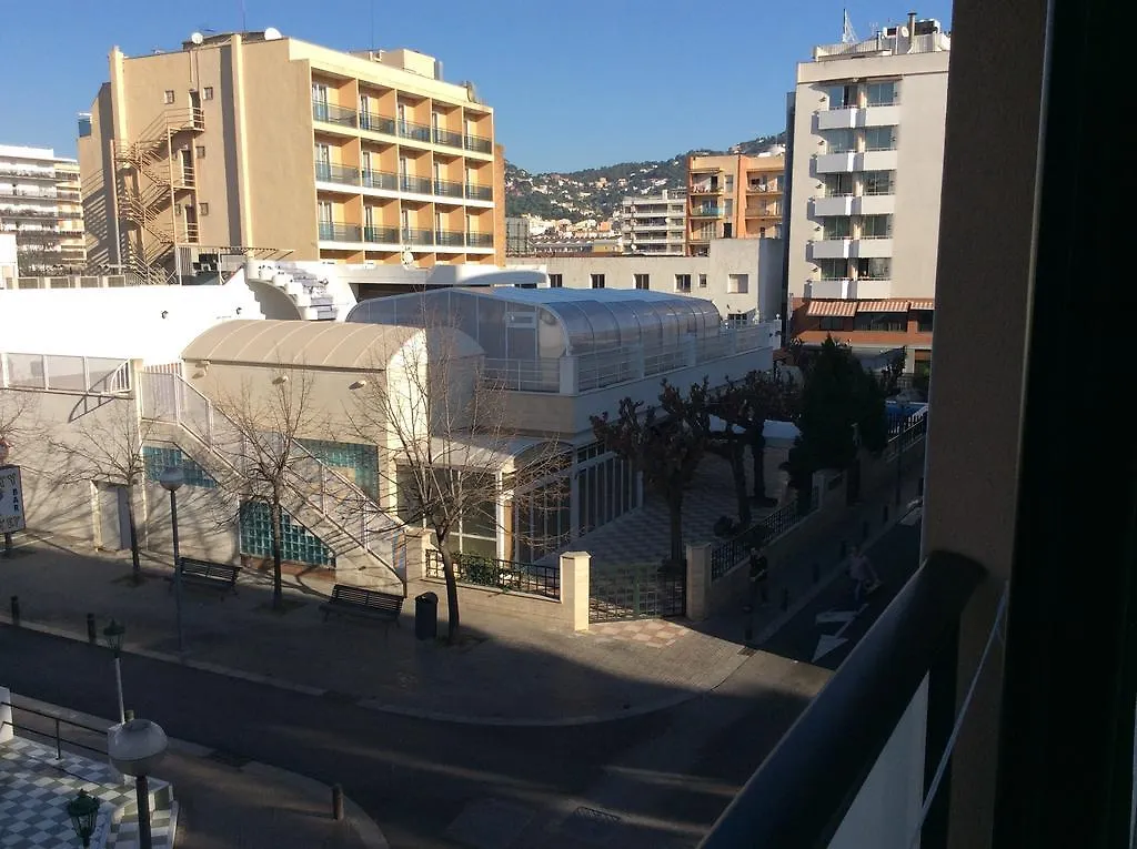 アパート Apartamentos Sol Center Lloret リョレート・デ・マル