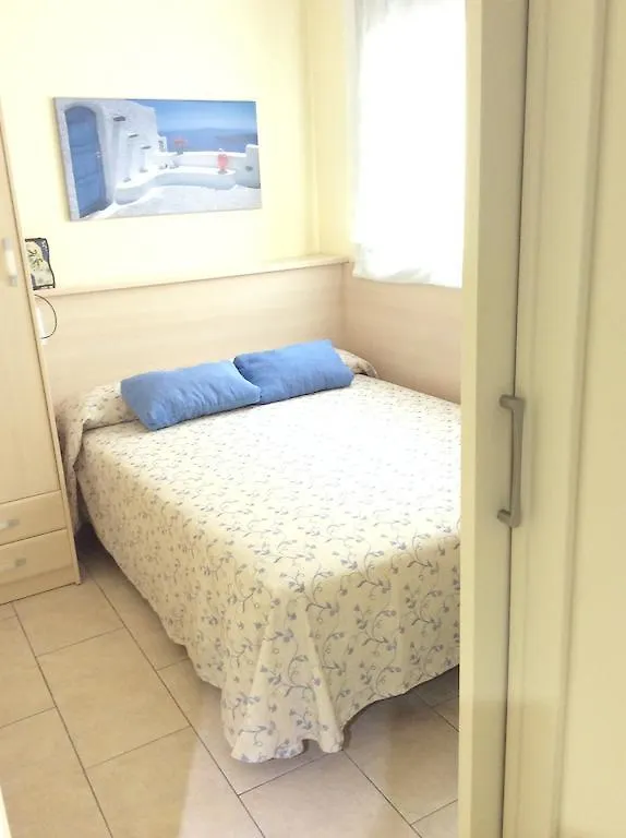 Apartamentos Sol Center Lloret リョレート・デ・マル アパート