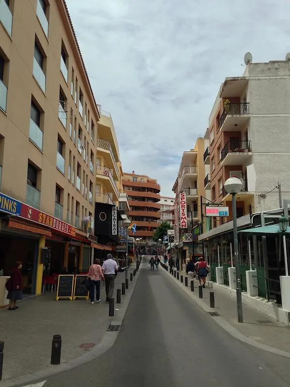 アパート Apartamentos Sol Center Lloret リョレート・デ・マル