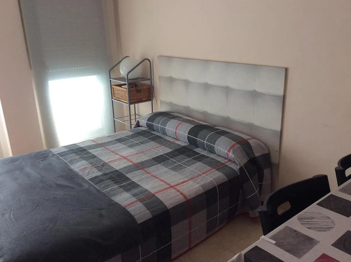 アパート Apartamentos Sol Center Lloret リョレート・デ・マル