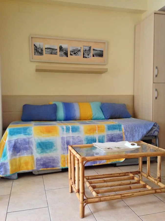 アパート Apartamentos Sol Center Lloret リョレート・デ・マル